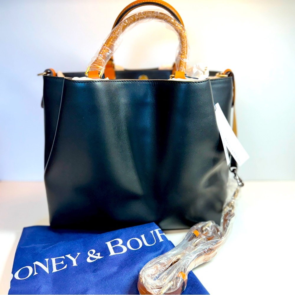 NWT Dooney &. Bourke Large Barlow Handbag